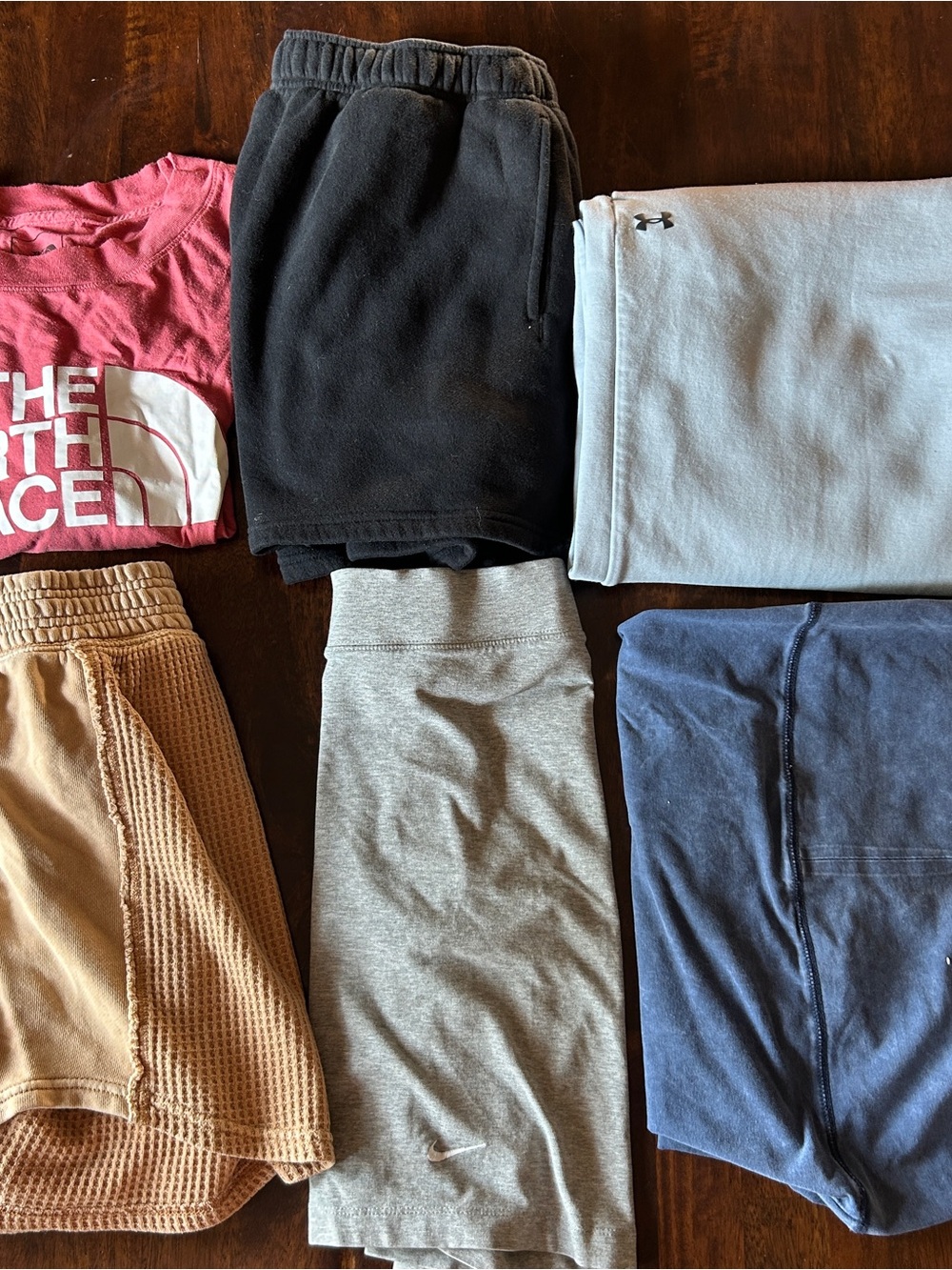 Women’s Activewear Lot Size XL - Nike Under Armour The North Face Aerie 6 Pcs
